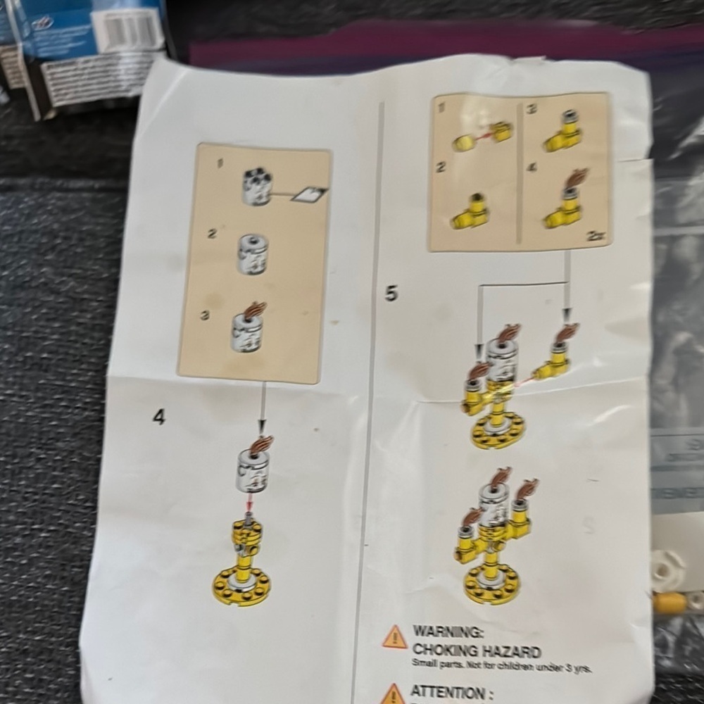 2016 Toys r Us Exclusive Lumière Build - Picture 4 of 6